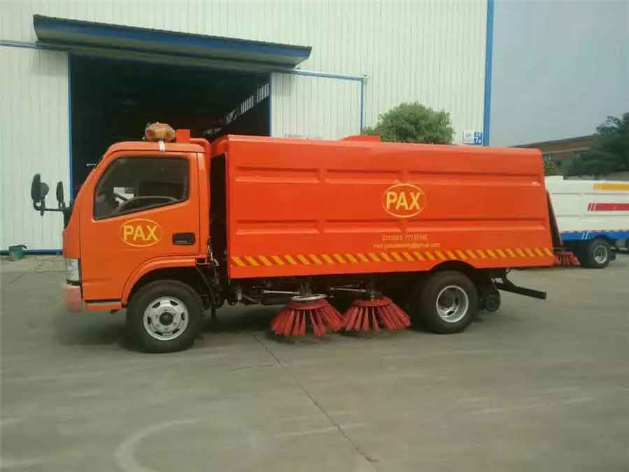 外贸出口东风扫路车_国三五十铃道路清扫车出口外贸