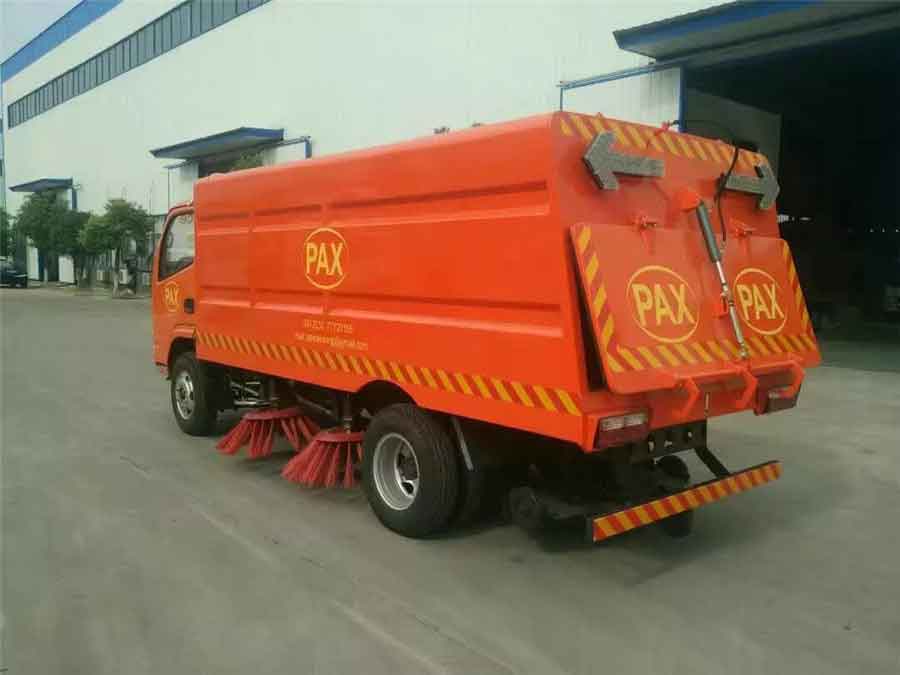 外贸出口东风扫路车_国三五十铃道路清扫车出口外贸