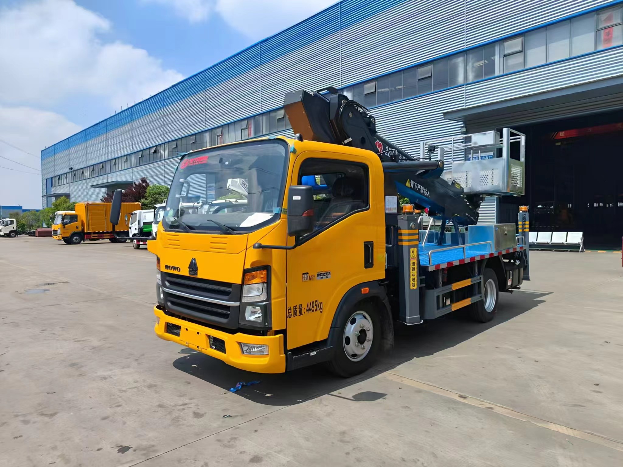 重汽豪沃28米_31米伸缩臂蓝牌高空作业车