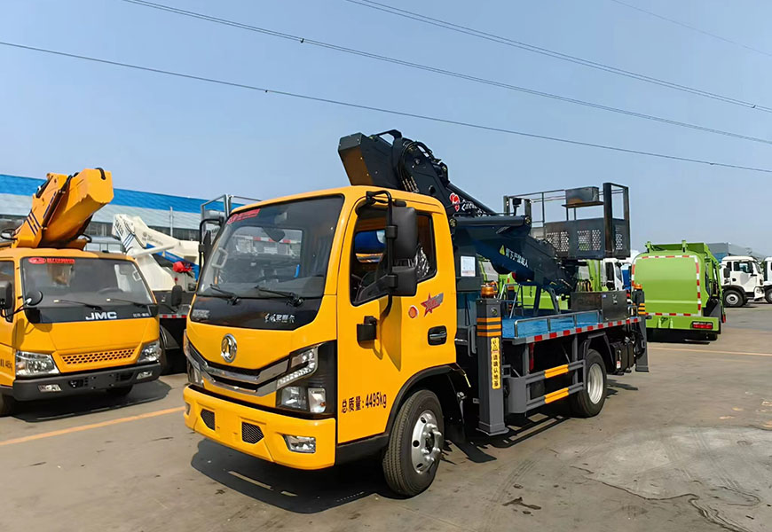 程力28米高空作业车_多利卡31米蓝牌伸缩臂高空作业车