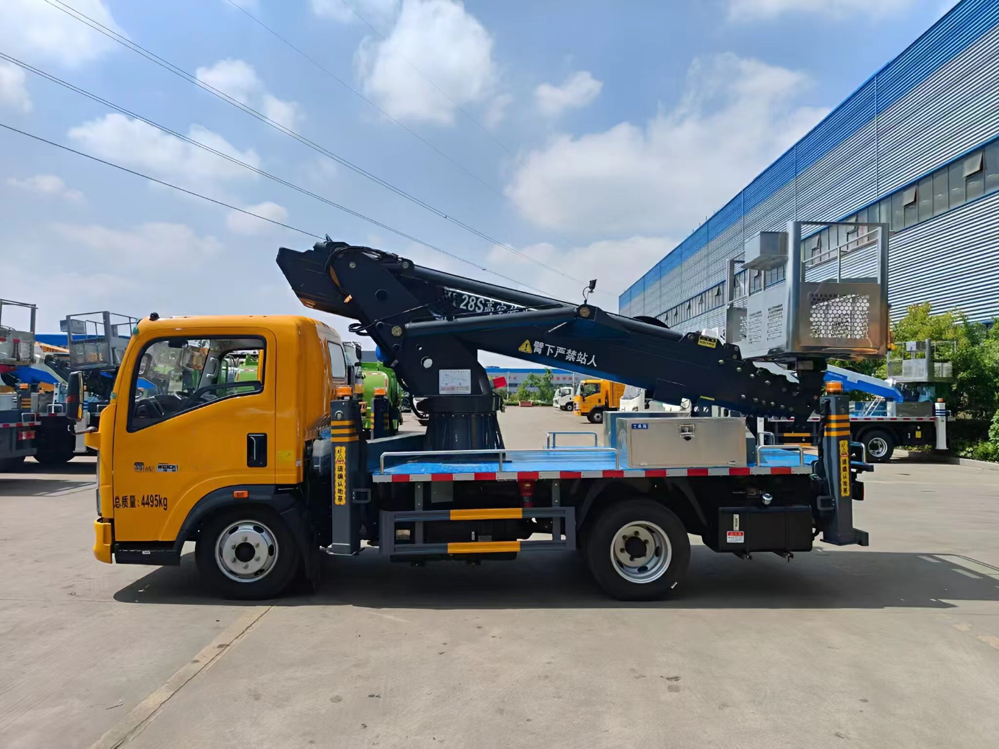 重汽豪沃28米_31米伸缩臂蓝牌高空作业车