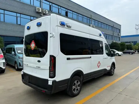 福特全顺T8长轴高顶监护型救护车 福特全顺T8长轴高顶监护型救护车