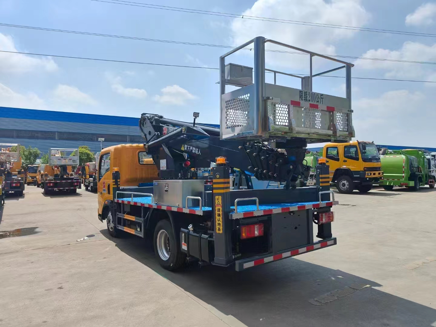 重汽豪沃28米_31米伸缩臂蓝牌高空作业车