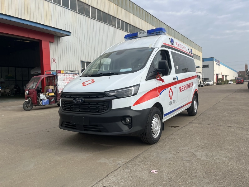 新全顺中轴中顶监护型救护车（汽油国六）