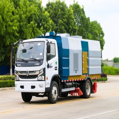 程力牌吸尘车_后置滚扫吸尘车