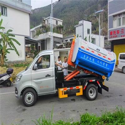 3立方后双轮车厢可卸式垃圾车_长安勾臂垃圾车