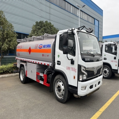 程力威牌10方加油车_多利卡10方油罐车