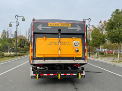 程力重工吸尘车_路面刨洗施工吸尘车
