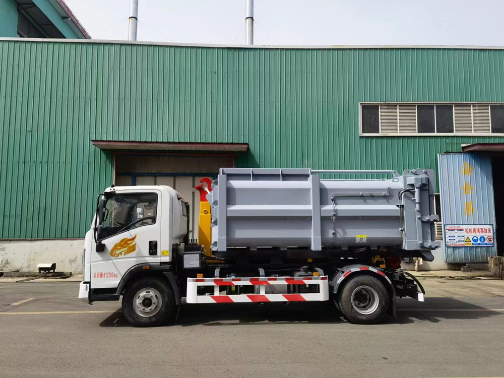 污泥自卸车_污泥运输勾臂车