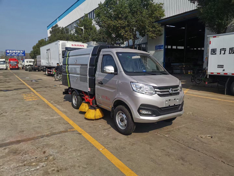 程力小型清扫车灵活作业，适合小区校园保洁
