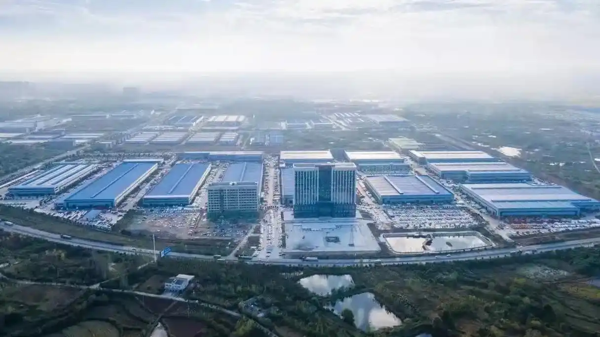 湖北程力洒水车厂家地址在哪里？实地考察攻略