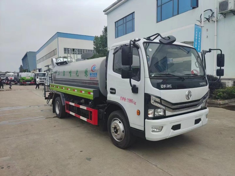 程力 8 方洒水车多少钱？配置不同价格对比表