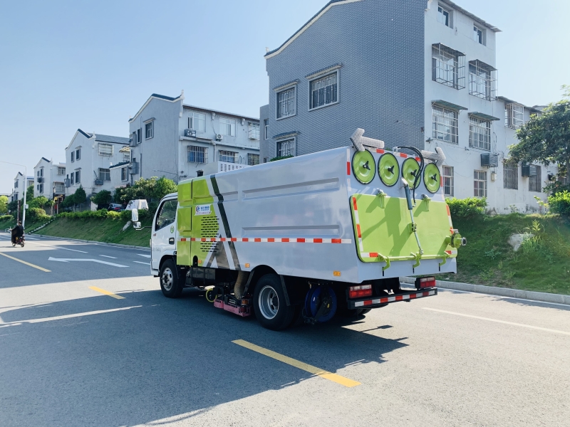 程力安静高效清扫车-“静”现英雄本色