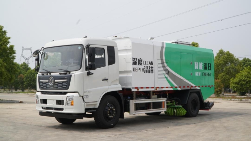 程力重载高效扫路车征服工业严苛环境。