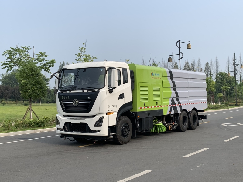 程力高效扫路车超大容量，让作业更连贯高效。