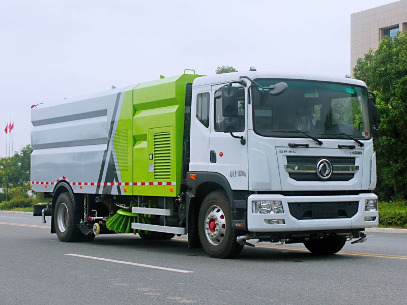 年中钜惠！湖北程力高效扫路车岁末感恩回馈