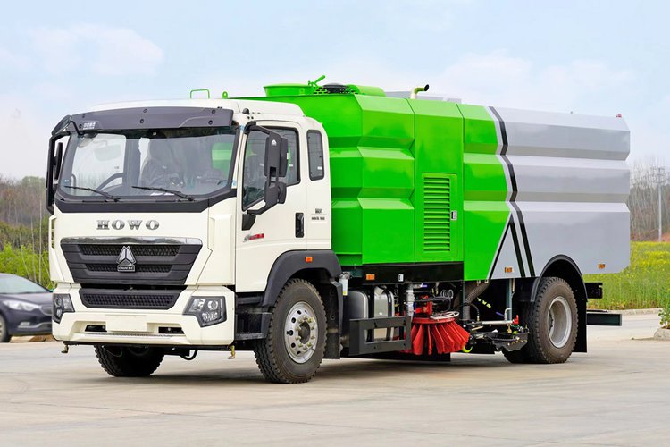 道路清扫车用实力重塑城市重生速度！