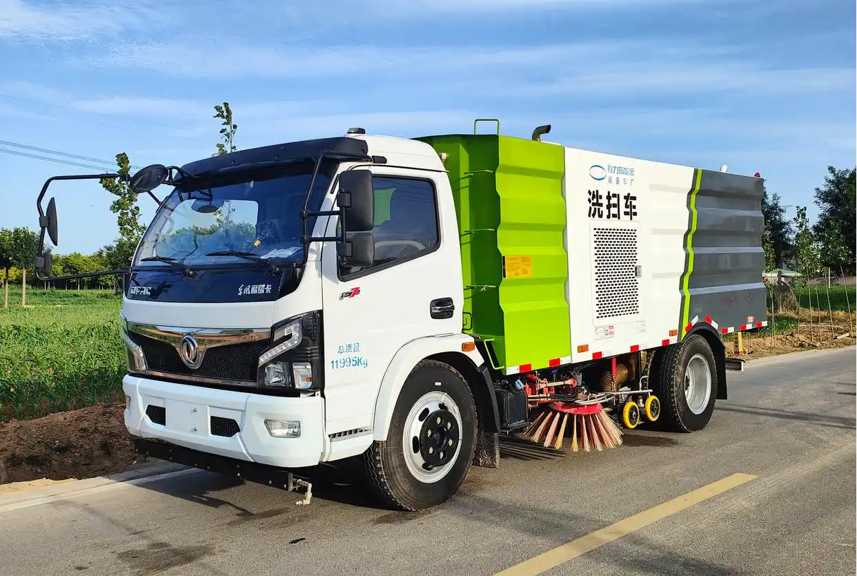 【热卖】程力汽车道路清扫车：品质保障，售后无忧！