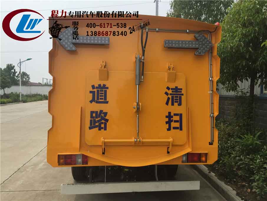 公路养护扫路车_五十铃扫路车