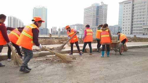 道路清扫车辆PK人工清扫完胜