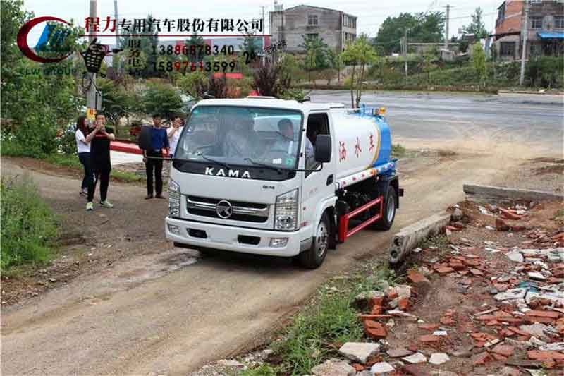 凯马5吨洒水车