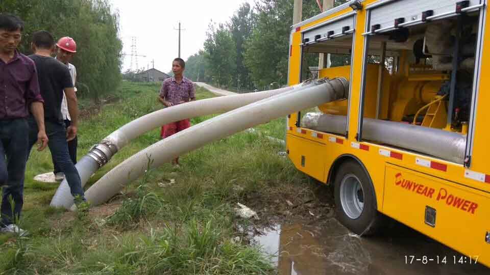 天锦工程抢险车